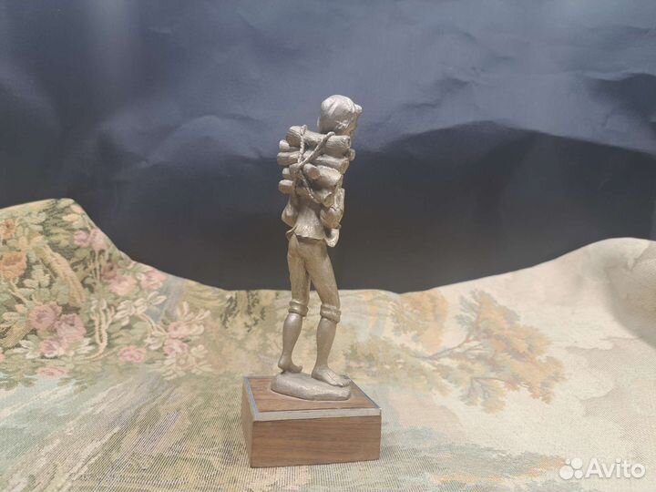 Оловянная статуэтка Италия