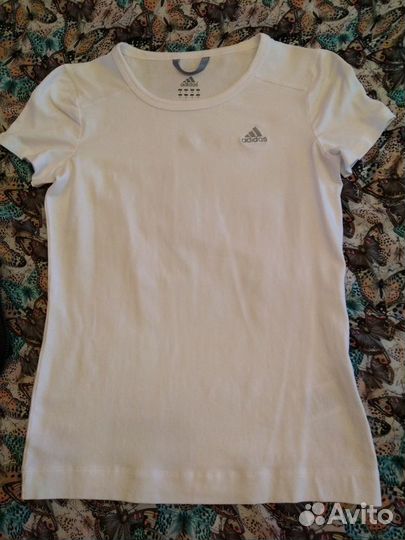 Продаю спортивный костюм