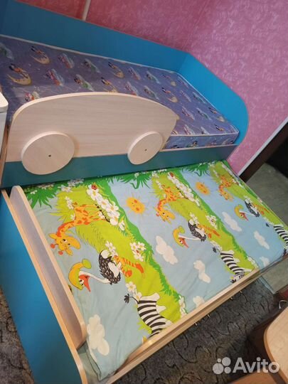 Двухъярусная кровать бу с матрасами