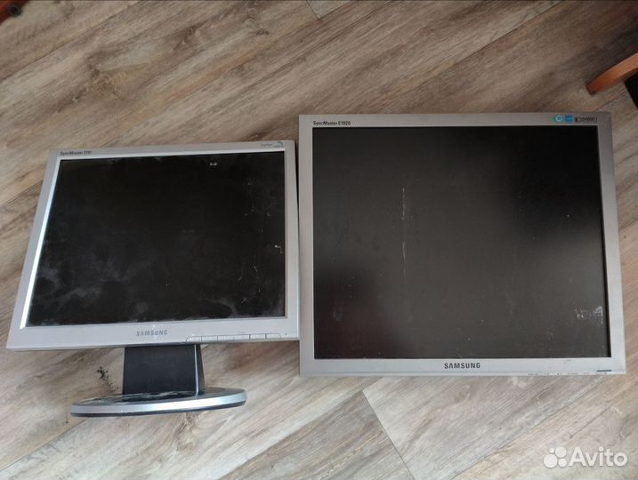 Мониторы старые 15 и 19 дюймов, рабочие и небочие