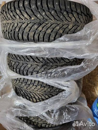 Nokian Tyres Hakkapeliitta 9 215/60 R16 99