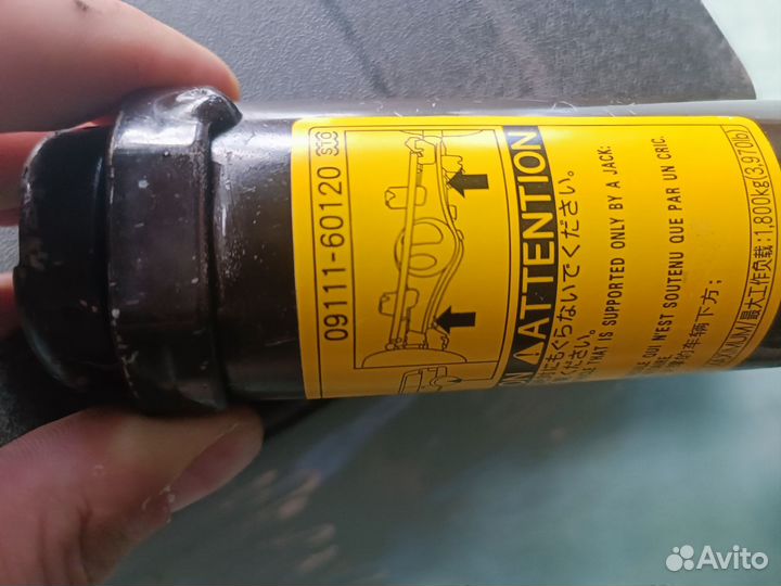 Домкрат Toyota Land Cruiser 200