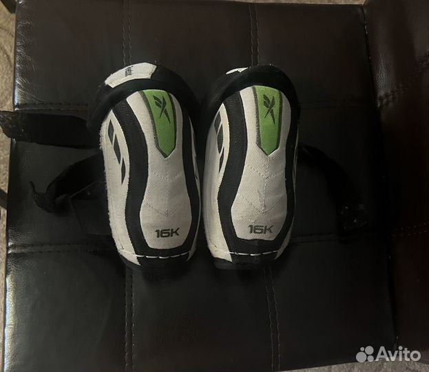 Налокотники хоккейные jr s reebok 16k