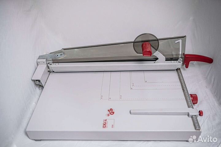 Сабельный резак для бумаги ideal 1058