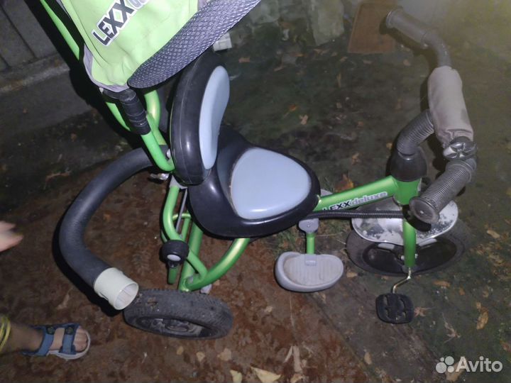 Детский велосипед с ручкой