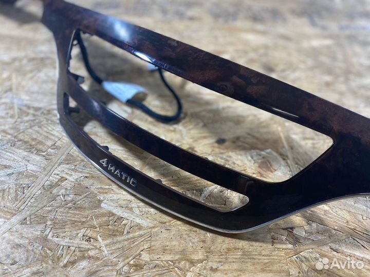 Накладка на торпедо (консоль) Mercedes-Benz W221