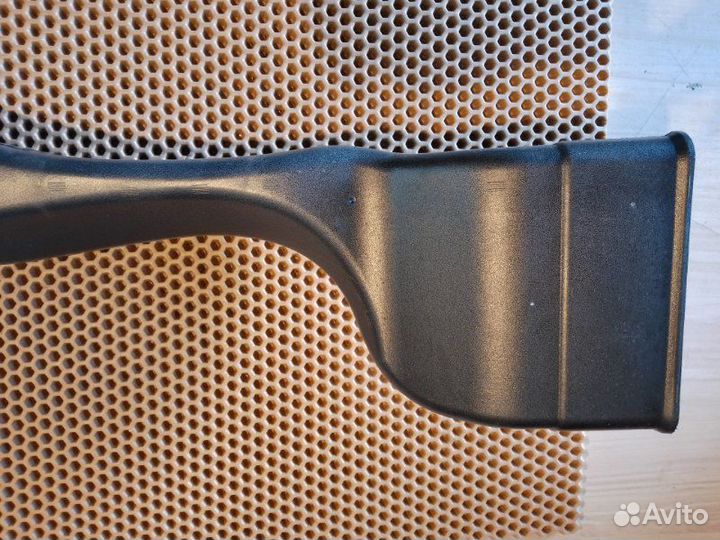 Воздуховод салона Audi A8 D4 long 4.2 cdra 2011