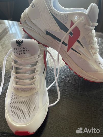 Кроссовки forward