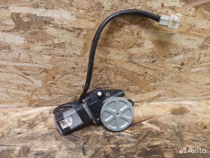 Моторчик левого подъемника Great Wall Safe