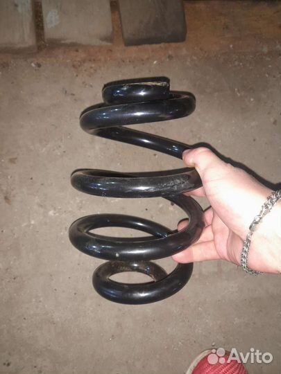 Пружина задняя transporter t4