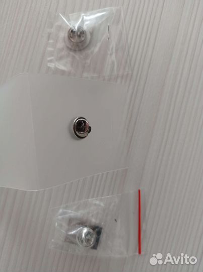 Значки volvo. Цена за 1 шт