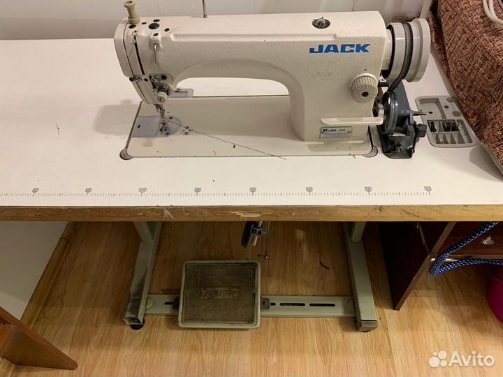 Швейная машина Jack