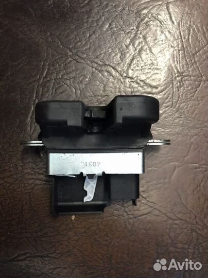 Замок багажника vw golf 6