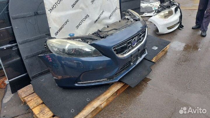 Срез морды Вольво V40 2012-2016 ксенон 1.6