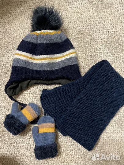 Комплект шапка, шарф и варежки
