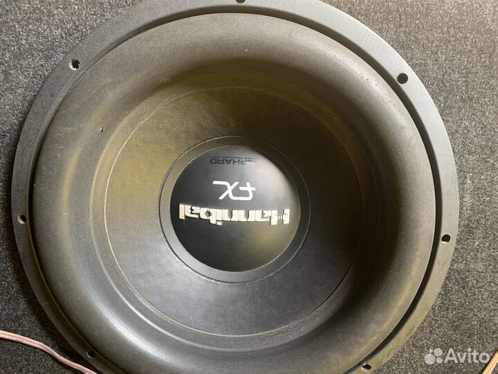 Сабвуфер с усилителелм