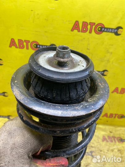 Стойка подвески передняя правая Opel Omega A2