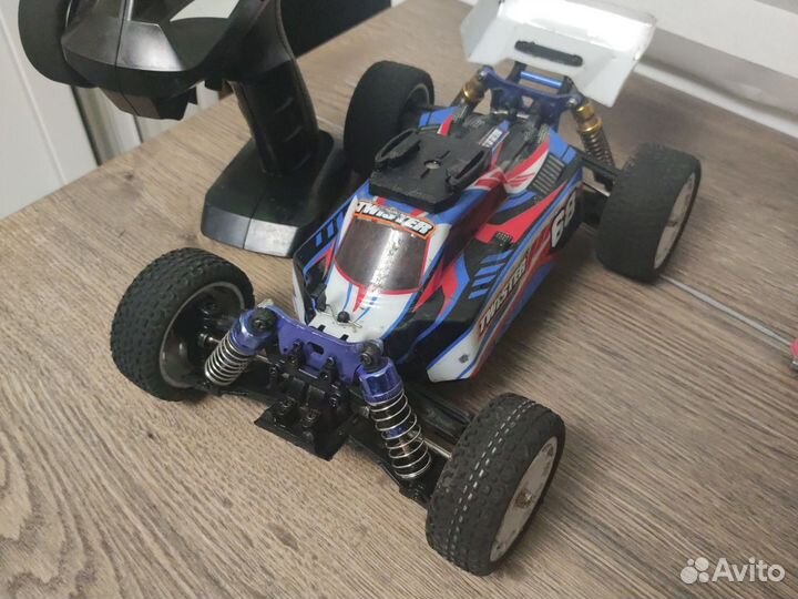 Машинка на радиоуправлении