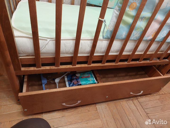 Детская кроватка