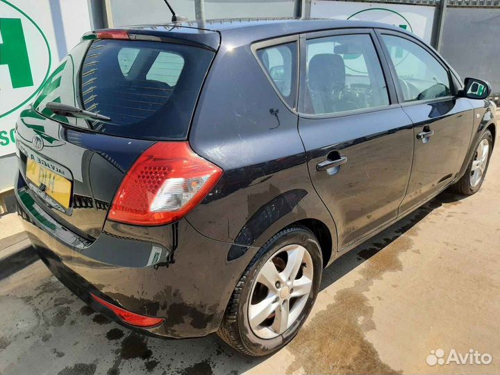 В разборе KIA Ceed 1 ed 1.4 МКПП