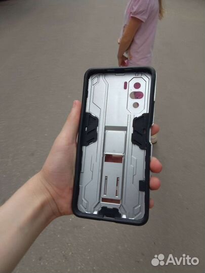 Чехол на телефон