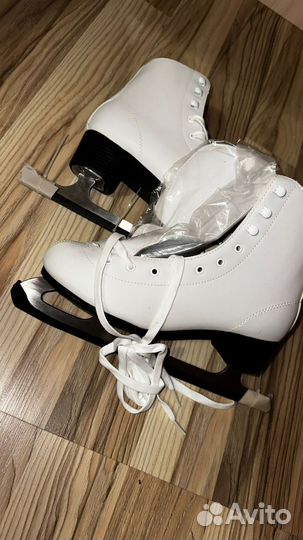 Коньки фигурные женские 41 размер