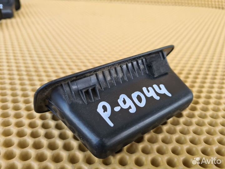 Ручка крышки багажника задняя Infiniti M Q70 Y51