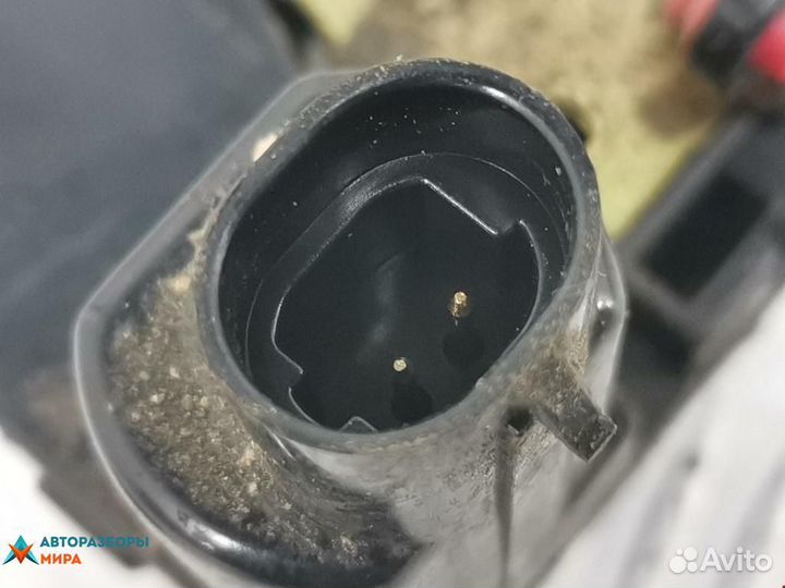 Замок двери передней правой Jeep Cherokee XJ 2000