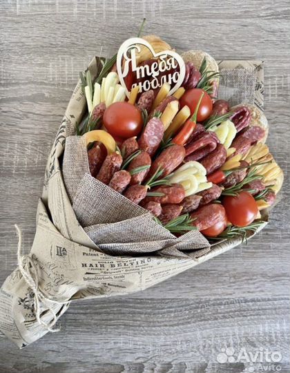 Колбасный букет; съедобный мясной мужской букет