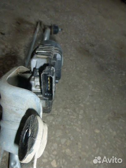 Renault Logan Трапеция дворников стеклоочистителя