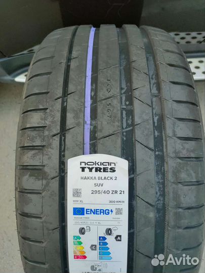 Nokian Tyres Hakka Black 2 295/40 R21