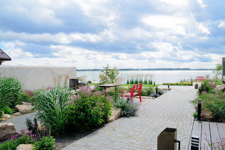 Коттедж 280 м² на участке 20 сот.