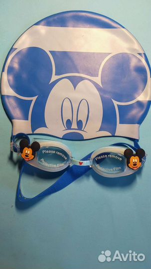 Шапочка и очки для плавания