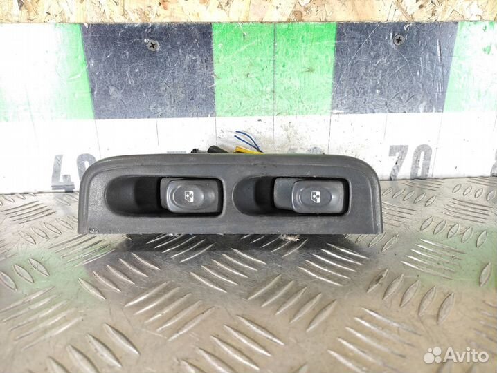 Блок управления стеклоподъемниками Renault Clio 1998-2008