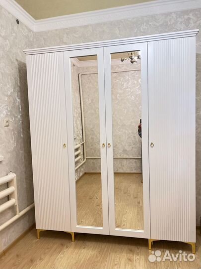 Шкаф распашной новый