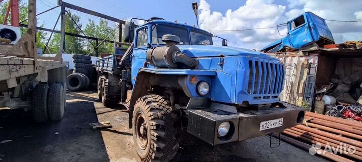 Урал 690620-0000010 с КМУ, 2002