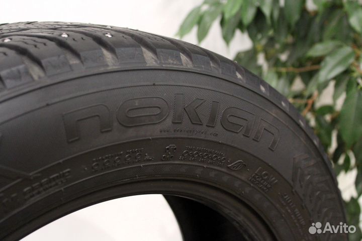 Nokian Tyres Hakkapeliitta 8 SUV 215/65 R17 103T