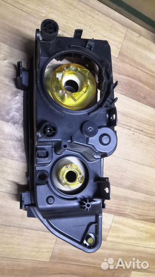 Корпус фары BMW 520 (E39) правый (Hella)