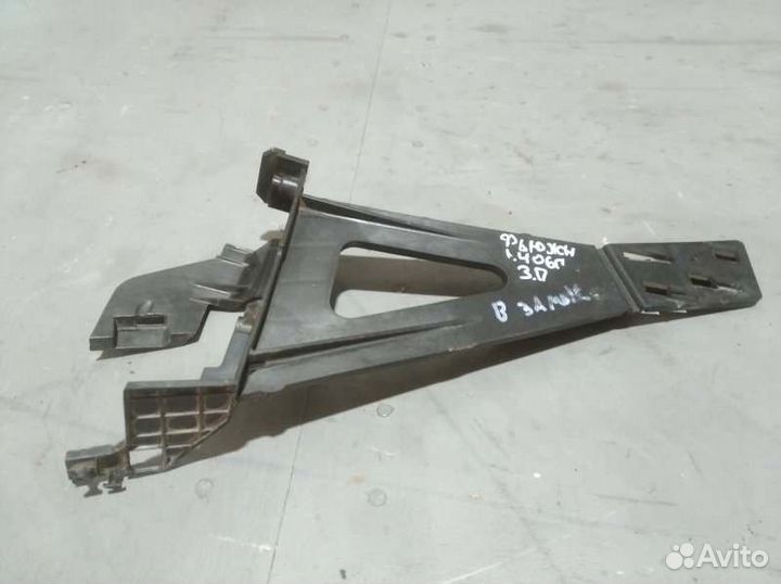 Кронштейн замка двери задний правый Ford Fusion