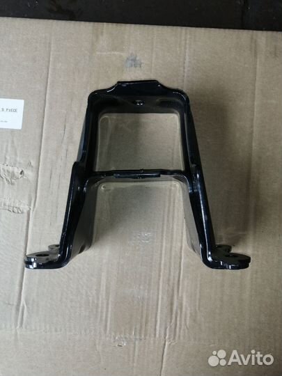 Кронштейн задней пружины Ford Transit 1371306