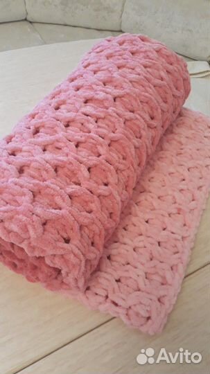 Плед вязаный ручной работы