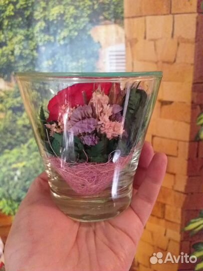 Роза в колбе