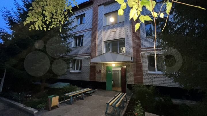 2-к. квартира, 56 м², 1/3 эт.