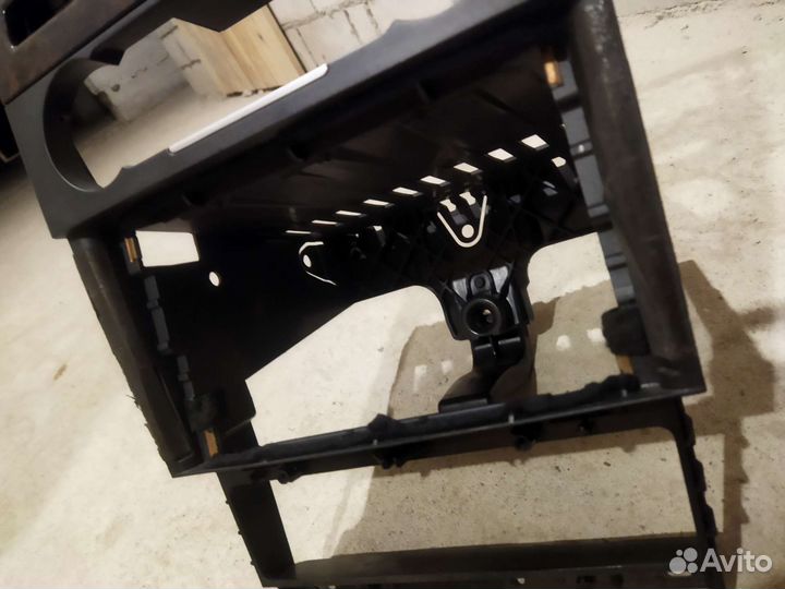 Центральная консоль Ford Mondeo 3