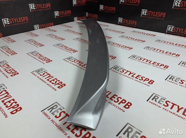 Спойлер средний Toyota Land Cruiser 200