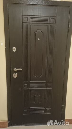 Дверь входная металлическая новая