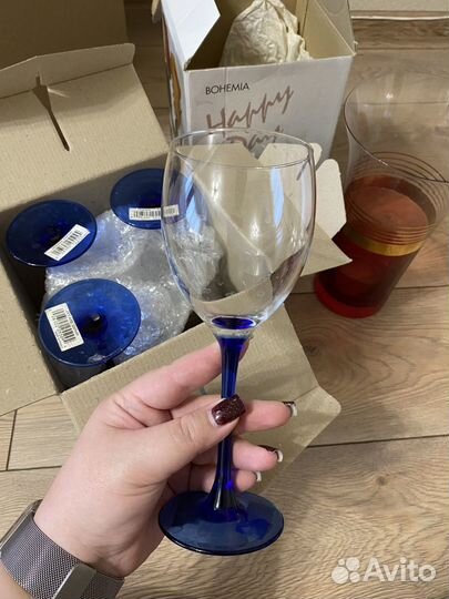 Ваза и бокалы