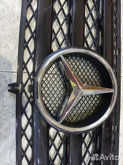 Решетка радиатора mercedes