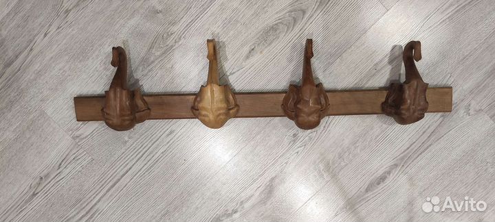 Вешалка для одежды настенная