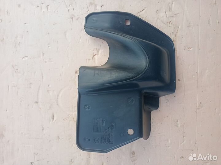 Кожух рулевой колонки нижний Volkswagen Passat B6